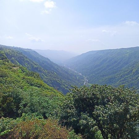 Strawberry Country Villa Mahābaleshwar Exteriör bild
