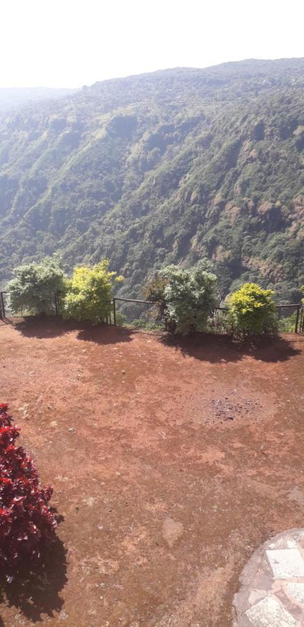 Strawberry Country Villa Mahābaleshwar Exteriör bild